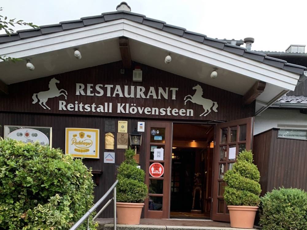 49 Jahre lang prägte Heinz Peter Gnewuch das Restaurant Reitstall Klövensteen kulinarisch / ©Genuss-Guide Hamburg