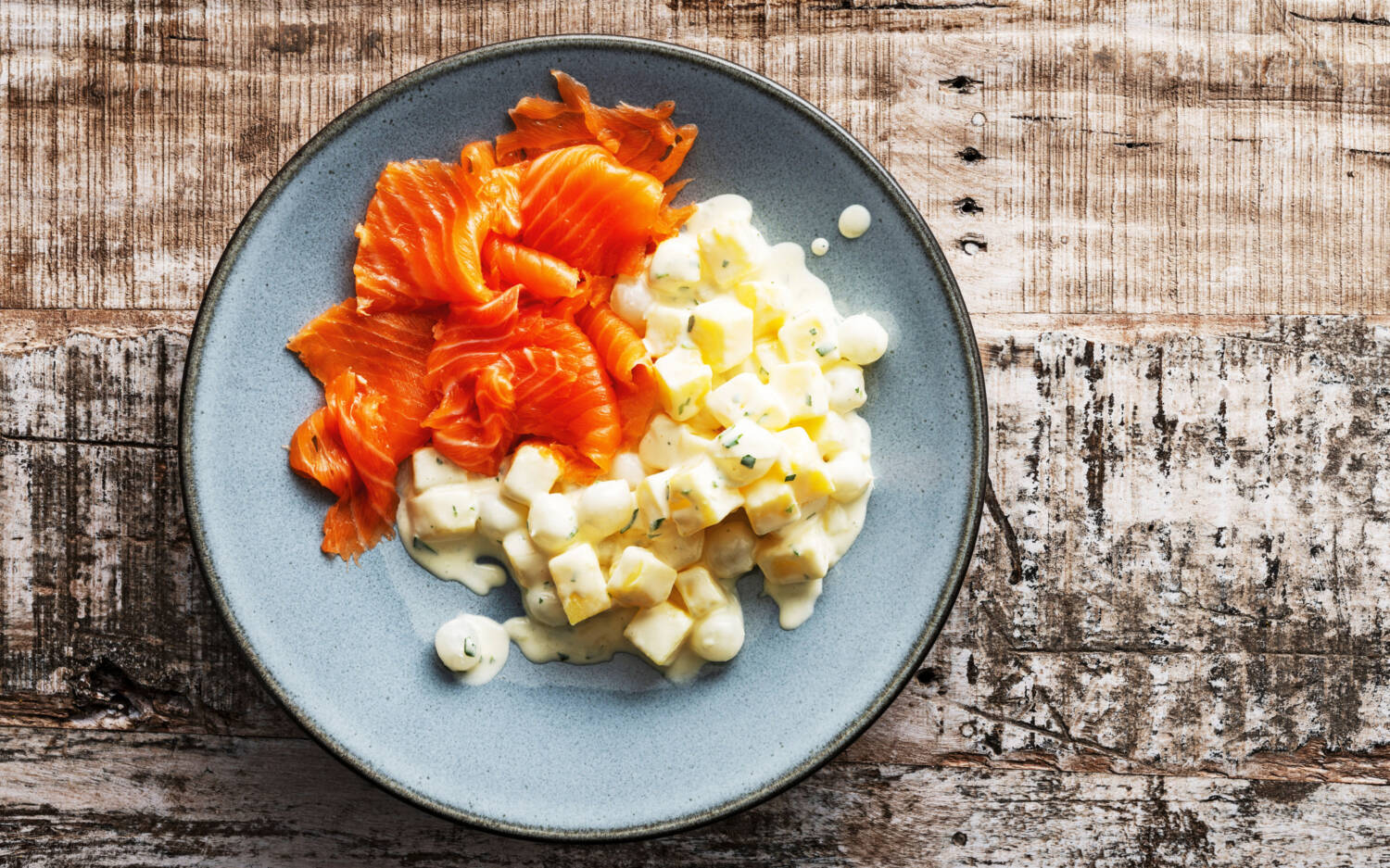 Kartoffelsalat mit Rahmdressing | Lachs gebeizt (Graved Lachs) / ©Andrea Thode/Brandstätter Verlag