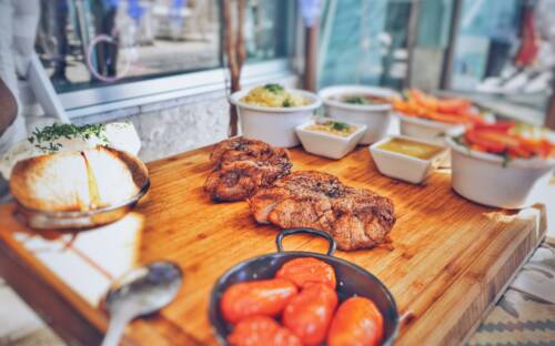 Lecker Fleisch im Remise / ©Unsplash/Kaysha
