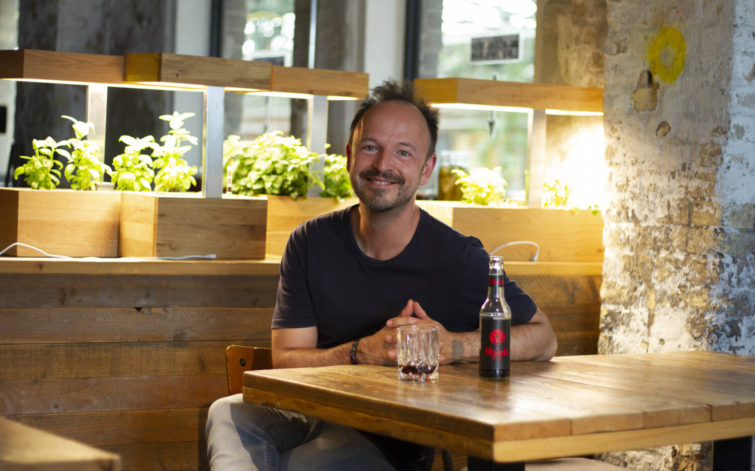 Thomas Sampl mit der neuen fritz-kola superzero / ©Johanna Zobel