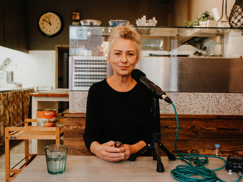 Die Pizzabäckerin Nicole Harms: „Der Teig ist wie ein Baby“ / ©Johanna Zobel