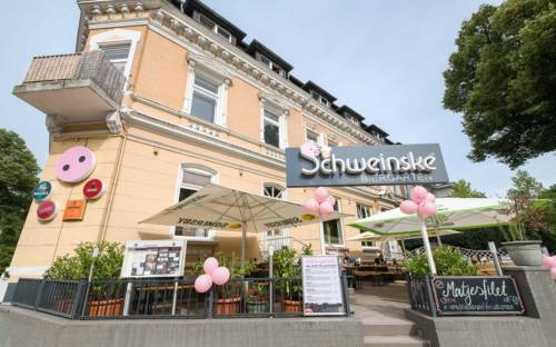 Die Restaurantkette Schweinske serviert klassische Fleischspezialitäten in Bahrenfeld / ©Thomas Panzau