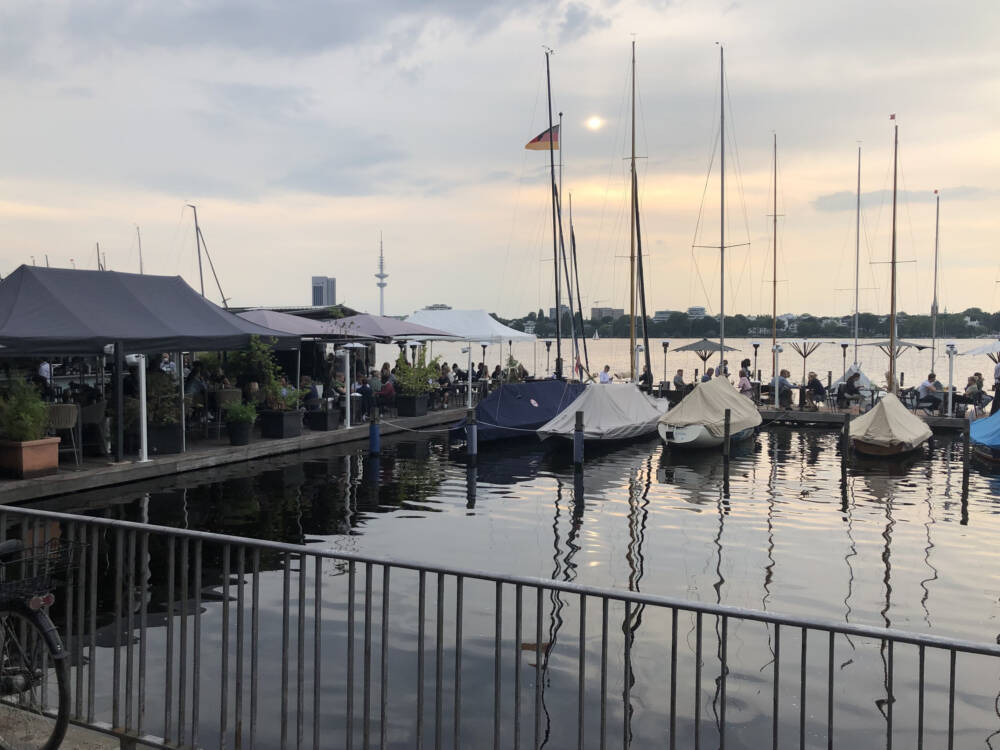 Ein perfekter Blick über die Außenalster / © Frank Sill