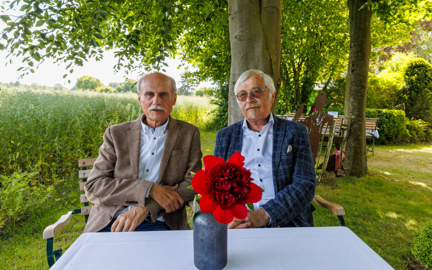 Frank Behrens, Schatzmeister, und Klaus-Peter Willhöft, Vorstand des Schleswig-Holstein Gourmet Festivals / ©AC Baßin