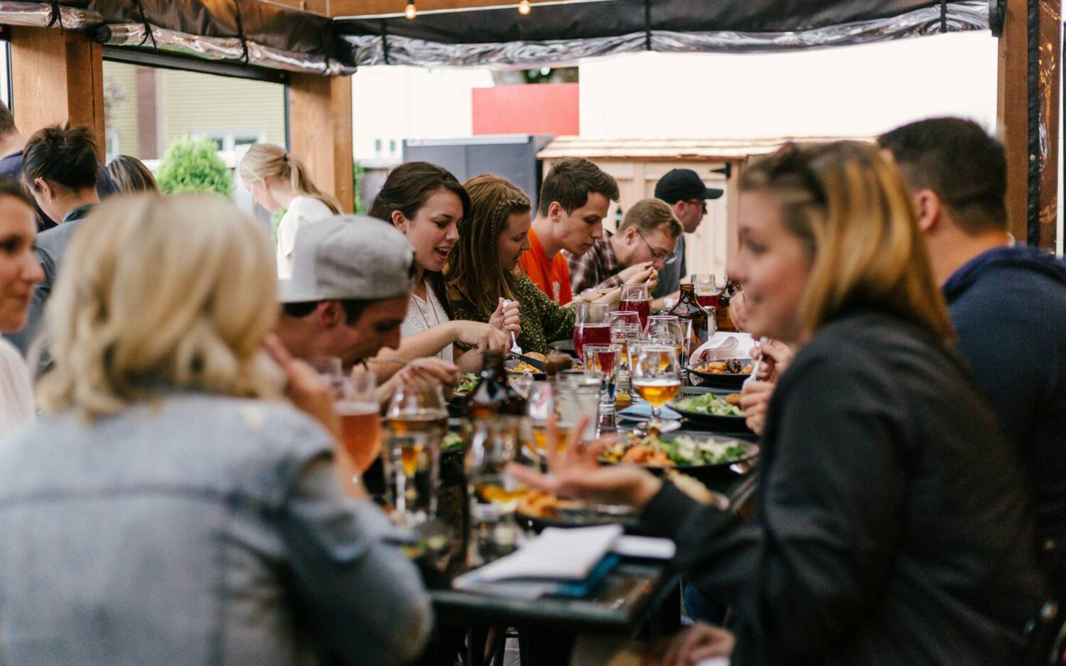 In der Taverna Romana herrscht oft gute Stimmung / ©Unsplash/Priscilla du Preez