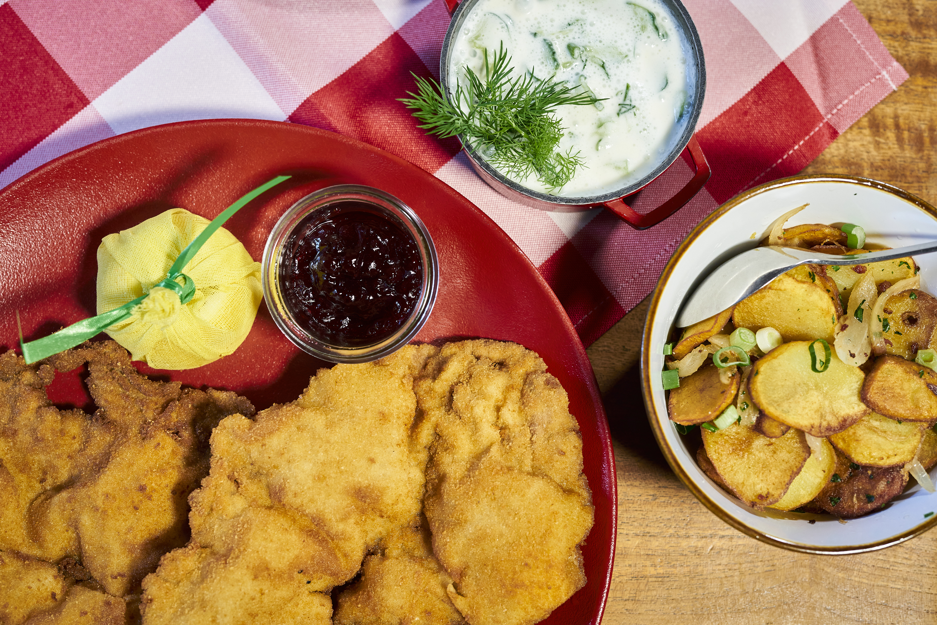 Legendär: Die Schnitzel im Servus bei Lippl’s sind eine sichere Bank / ©Marc Sill