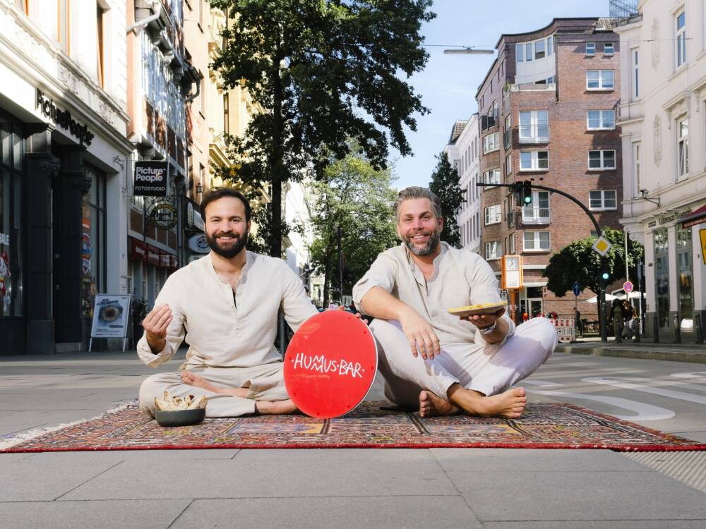 Bringen die Hummus Bar nach St. Georg Geha Brando (l.) und Hannes Schröder  / ©The Hummus Bar