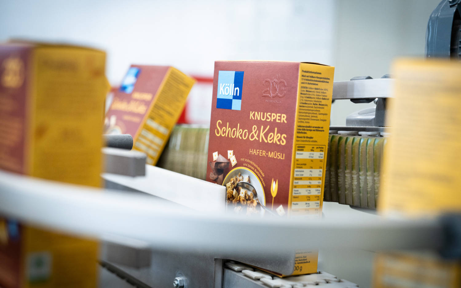 Produkte aus dem Hause Kölln landen in ganz Deutschland in Supermarktregalen / ©Kölln