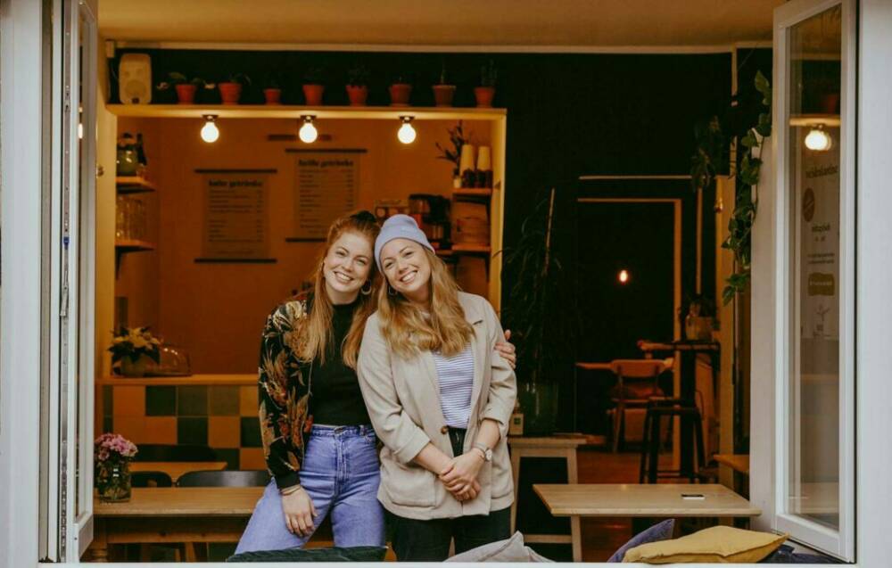 Ronja und Zora Klipp, Inhaberinnen der Weidenkantine / ©Juli Schneegans