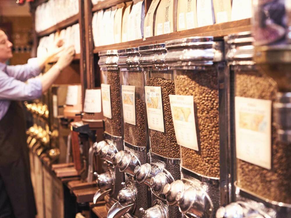 Über 40 verschiedene Sorten Kaffee: die Rösterei Coffeum in der Altstadt / ©Coffeum