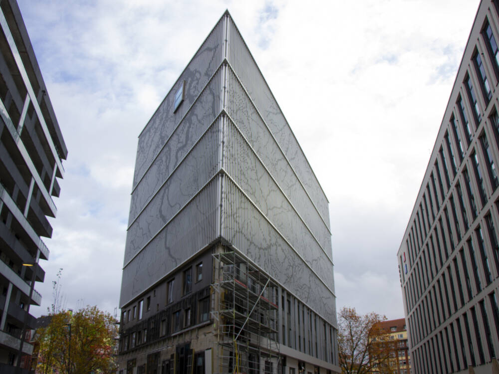 Die Fassade der Villa Viva soll Wurzeln, Adern und Flüsse widerspiegeln / ©Johanna Zobel