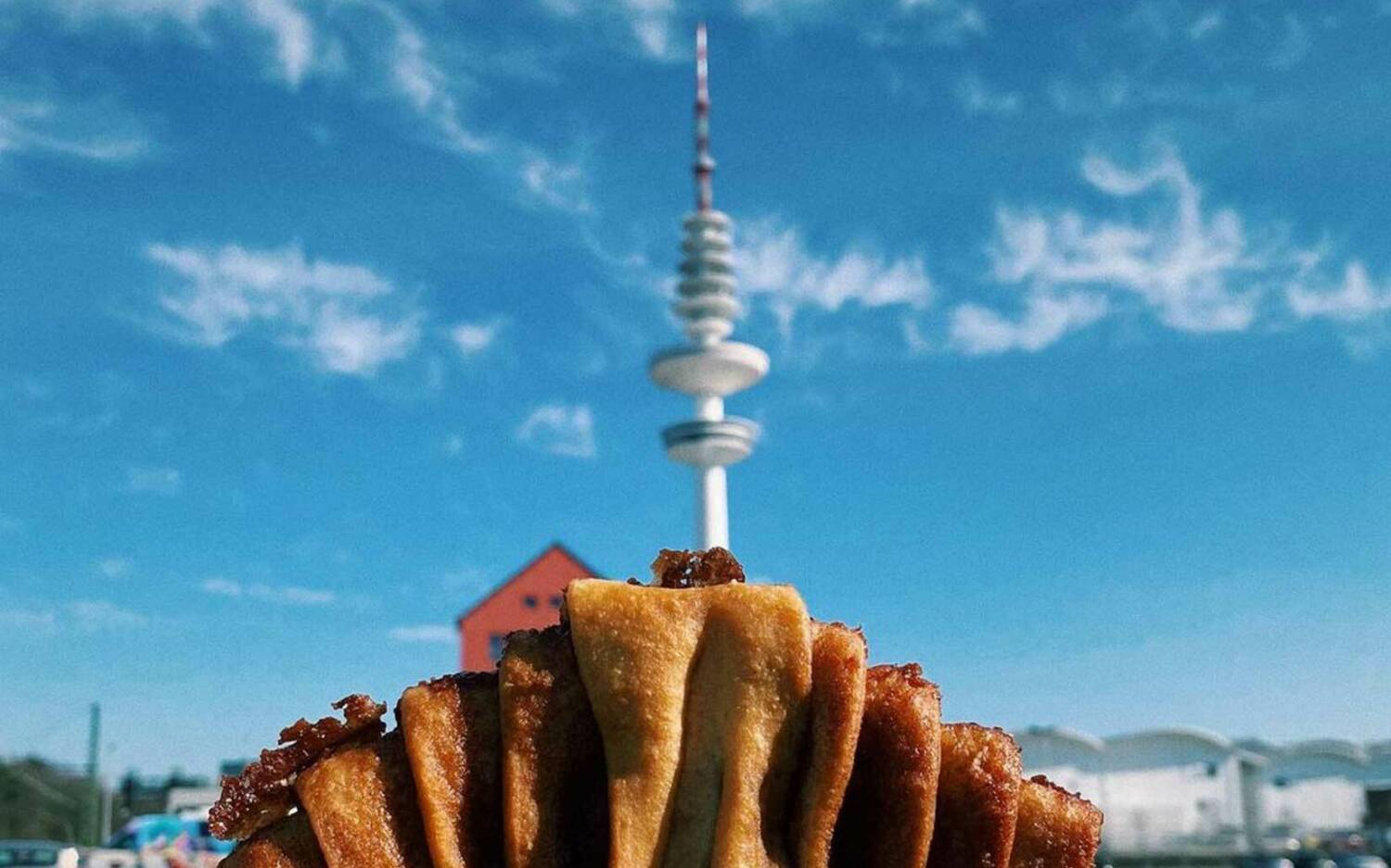 Franzbrötchen gehören zu Hamburg wie die Elphi, die Elbe und der Fernsehturm / ©Instagram/franznfrienz