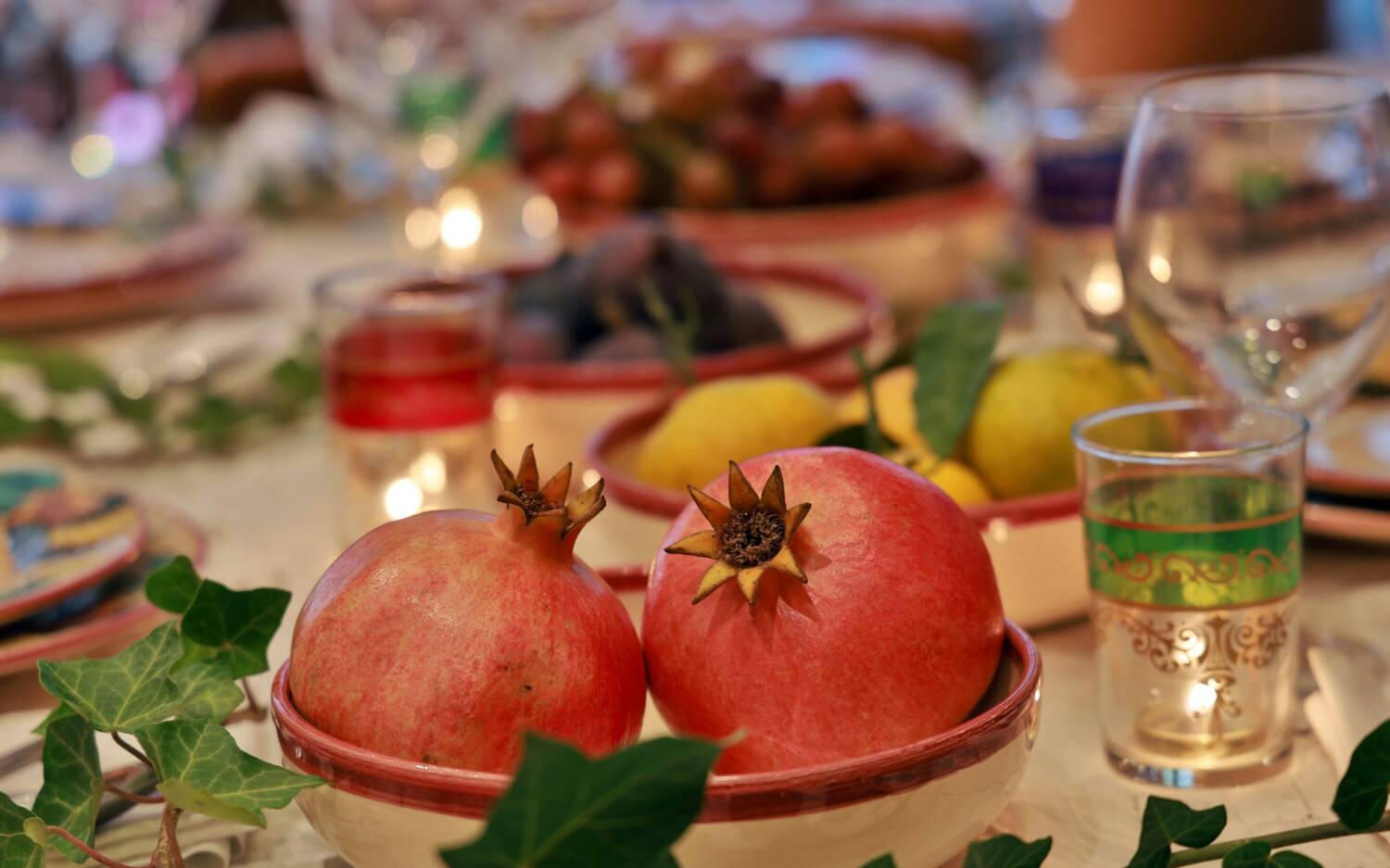 Frische Granatäpfel verfeinern so manches Gericht / ©Jakob Touba