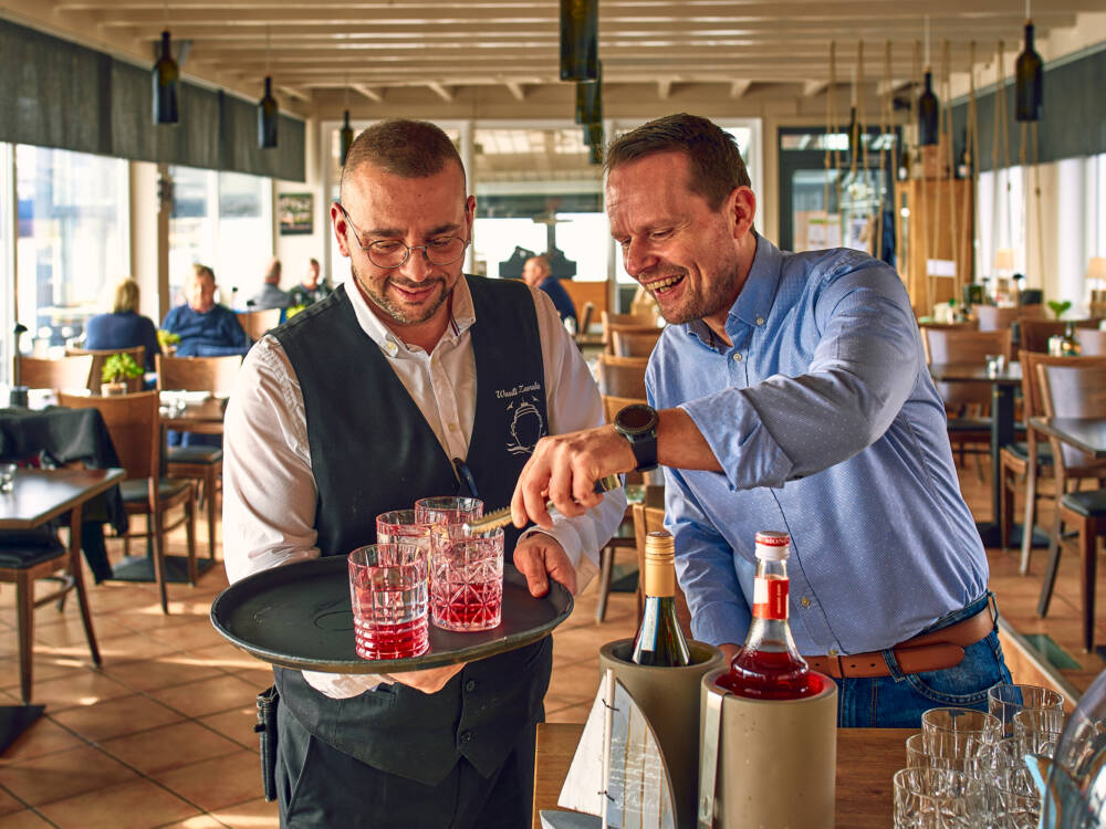 Im Fischclub Blankenese wird Hand in Hand detailreich gearbeitet / ©Marc Sill