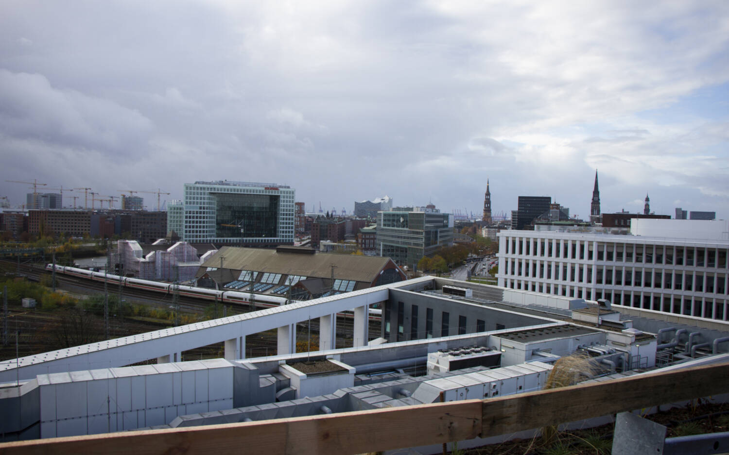 Weiter Blick über die Stadt von der Terrasse / ©Johanna Zobel