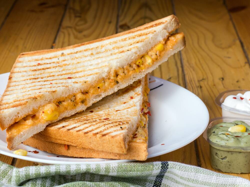 Deftiges Frühstück: Grilled Cheese Sandwich / ©Unsplash/Pixzolo Photography