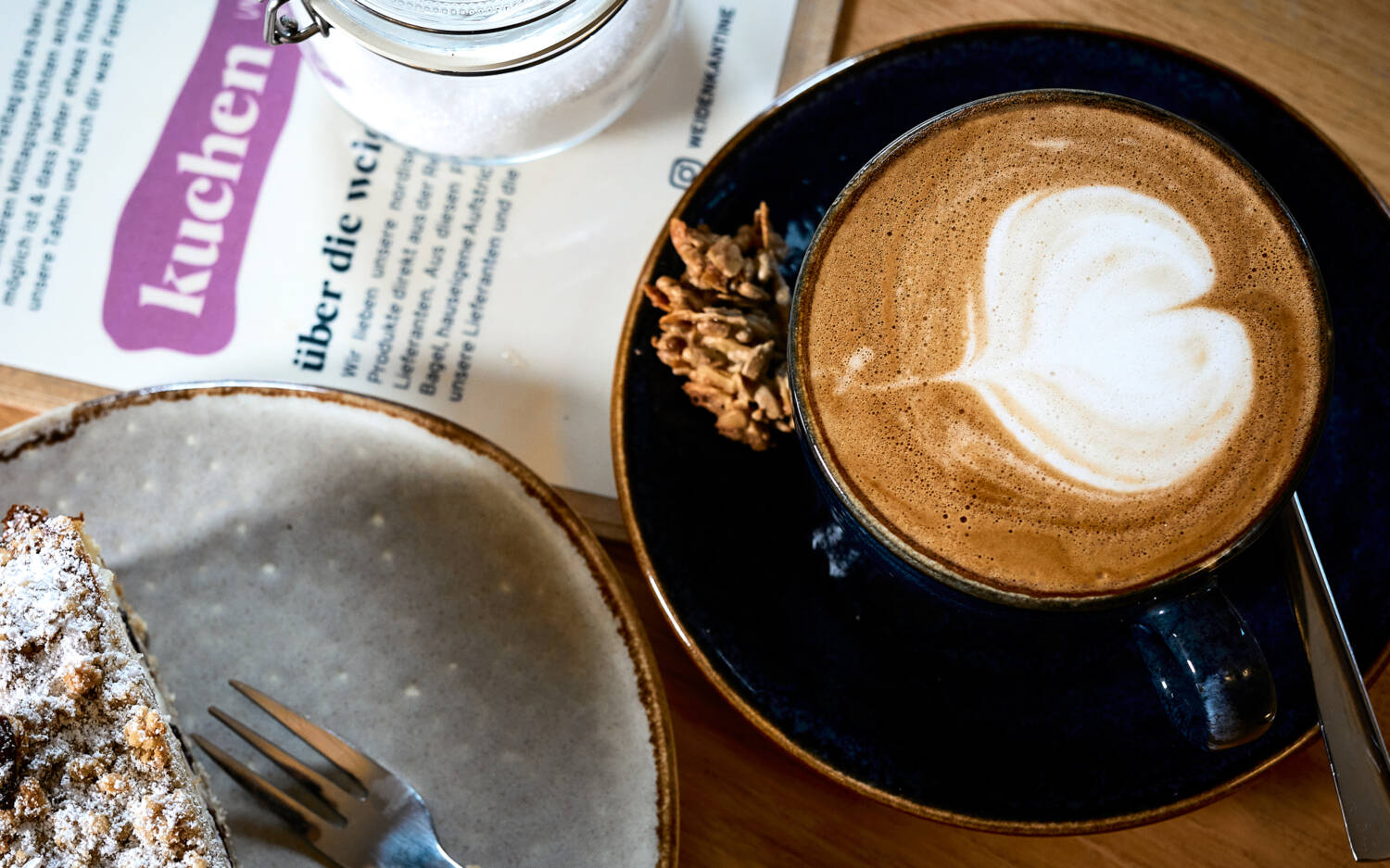 In der Weidenkantine lässt sich der Kaffee mit einem leckeren Stück Kuchen genießen / ©Marc Sill