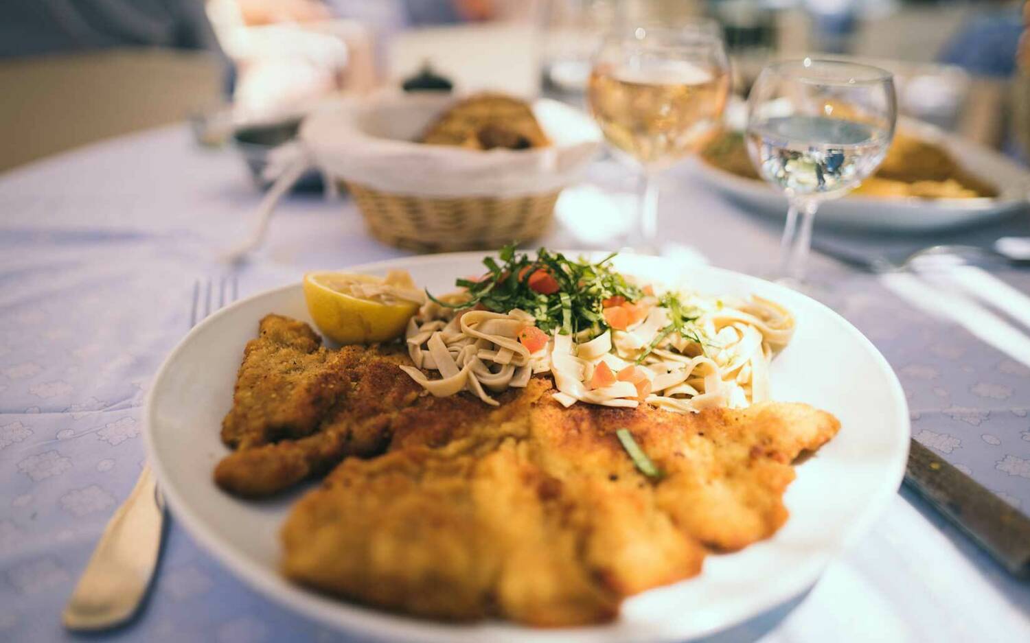 Ungezwungene Heimatküche in hyggeligem Ambiente: Country Kitchen in Groß Flottbek / ©Unsplash Valentin B. Kremer