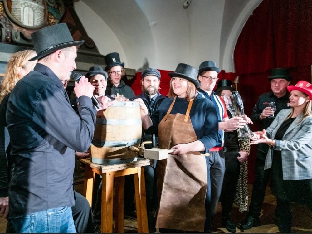 Am Freitagabend findet der Fassanstich im feierlichen Rahmen im Parlament statt / ©Senatsbock