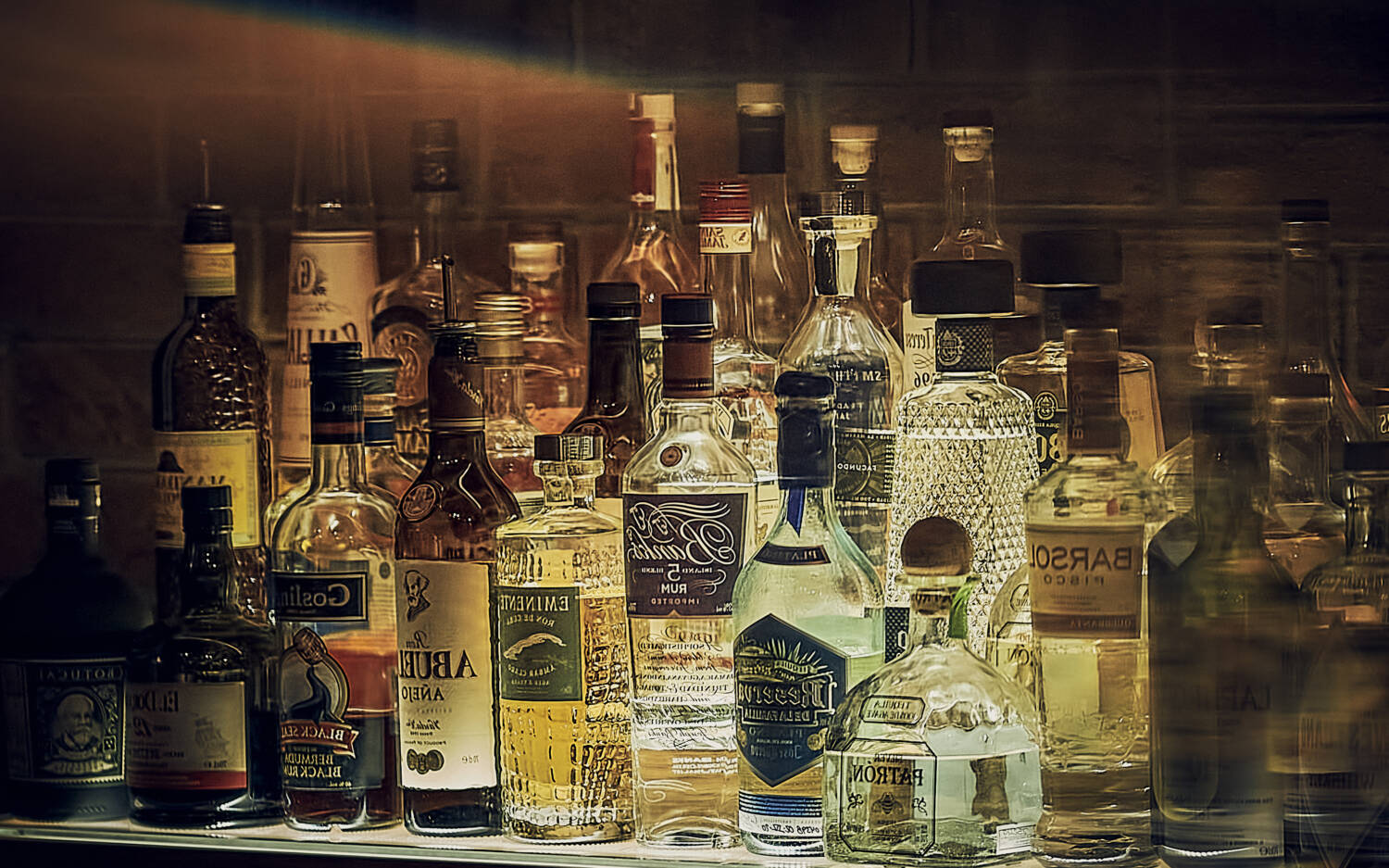 Eine große Auswahl an Spirituosen in der Boilerman Bar in Hoheluft / ©