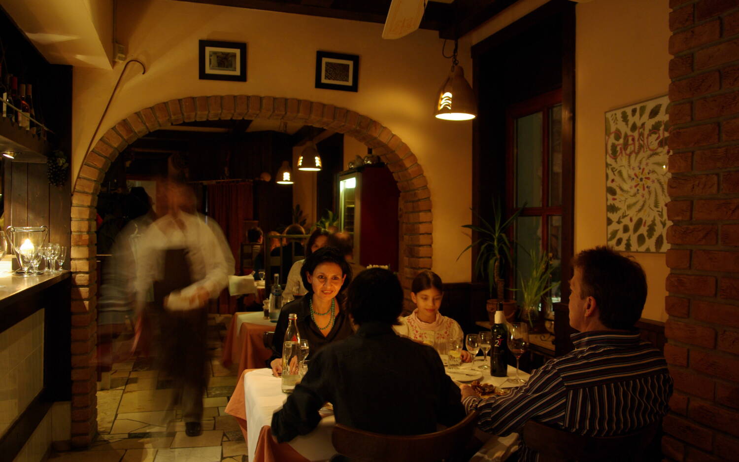 Urgemütlich: Das spanische Restaurant Meson Galicia in Harburg / ©Meson Galicia 