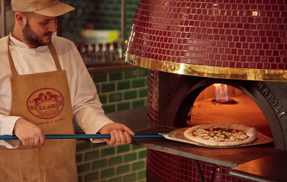 Bei Spaccaforno wird die Pizza von Pizzaïolo aus Neapel gebacken / ©Spaccaforno