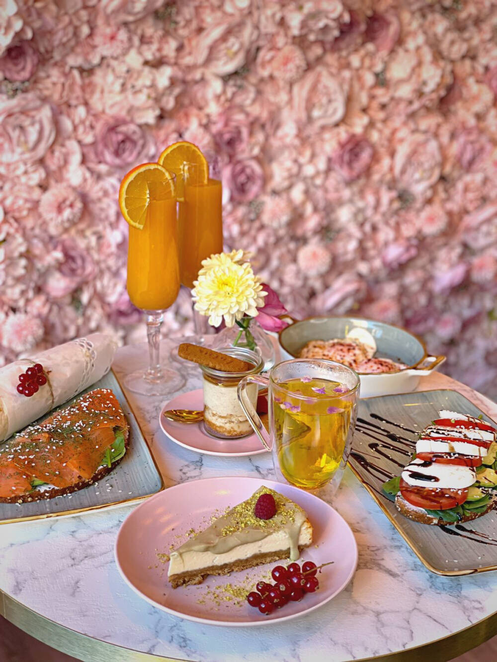Ein Traum in Rosa! Im Leckerwecker Café sehen nicht nur die Kuchen hervorragend aus / ©Leckerwecker Café