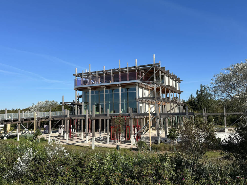 Ins Erlebnis-Hus von St. Peter-Ording kommt das Restaurant Ahoi von Fernsehkoch Steffen Henssler / ©TZ SPO