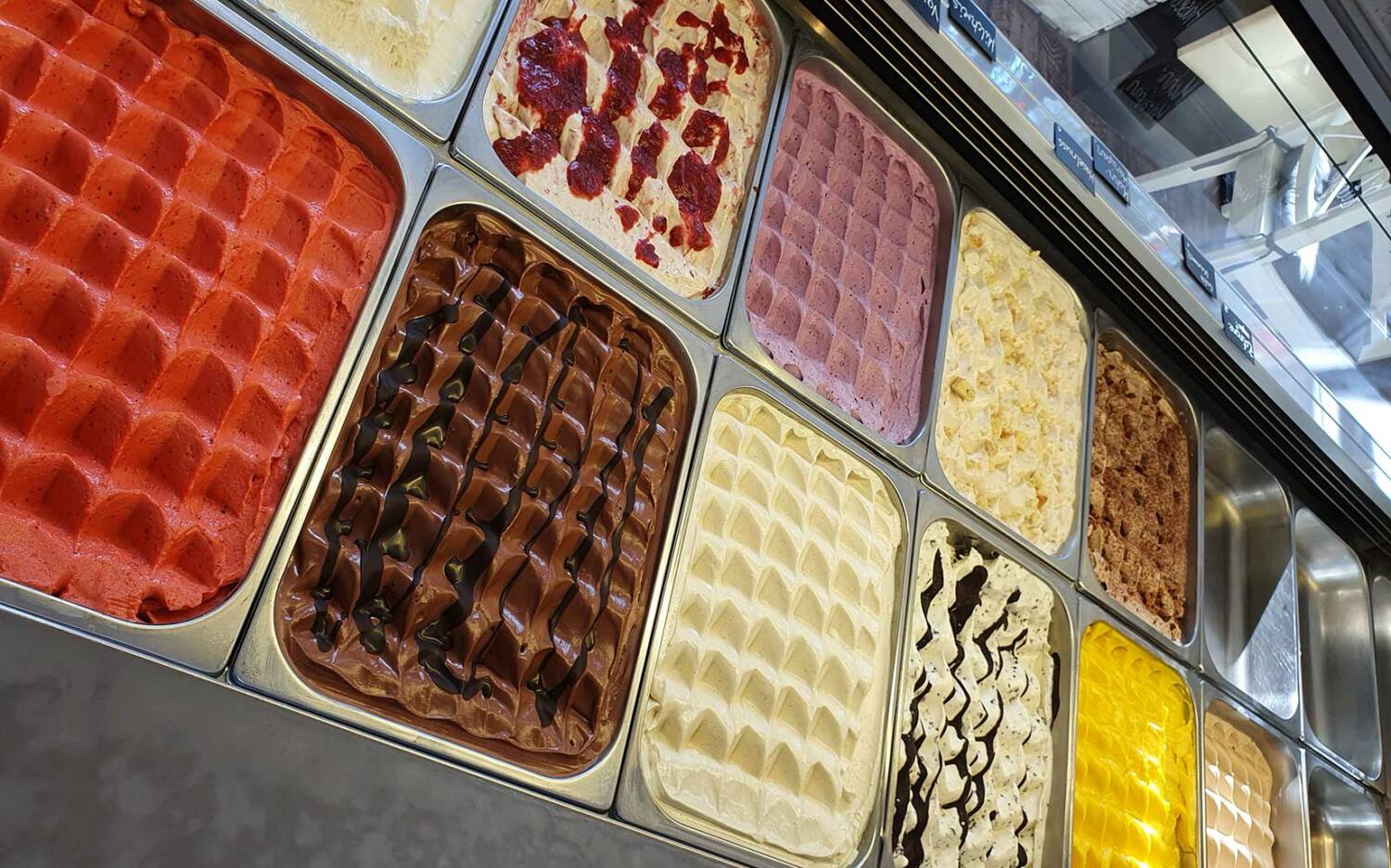 Über 120 Sorten in petto: das Eiscafé Bitte mit Sahne in Sasel / ©Bitte mit Sahne