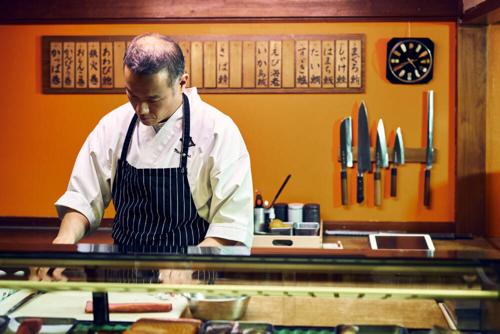Ein echter Sushi-Meister rollt im Matsumi, dem ältesten japanischen Restaurant in Hamburg / ©Marc Sill 