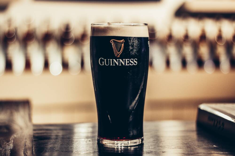Im Shamrock gibt’s kühles Guinness! / ©Unsplash/Erik Jacobson