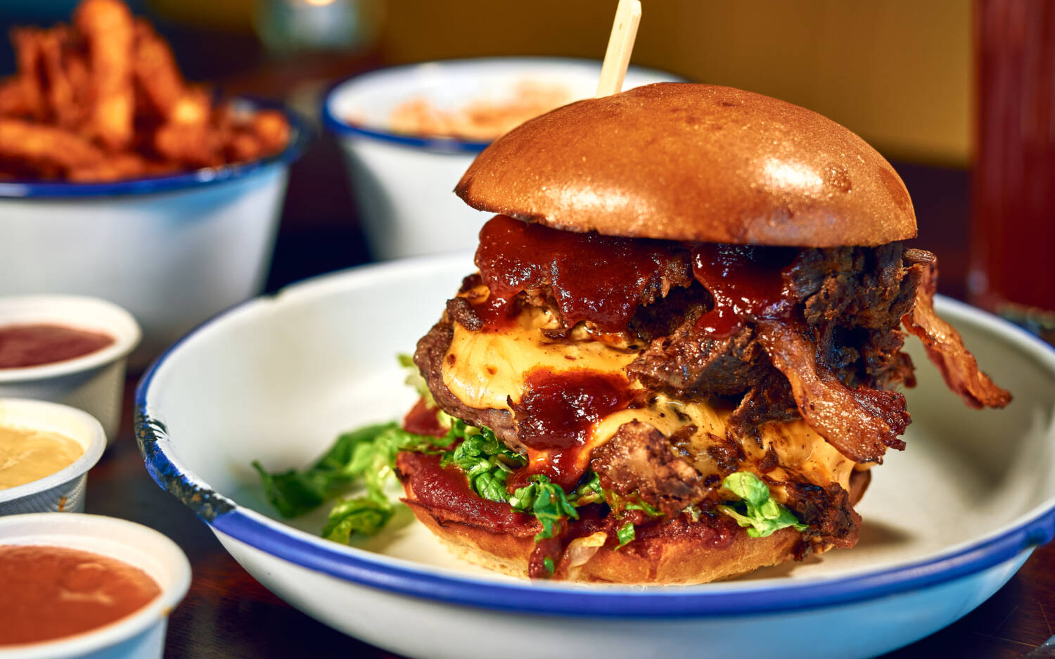 Seit zehn Jahren gibt’s bei Otto’s Burger leckere Burger, Fritten und gute Drinks / ©Marc Sill