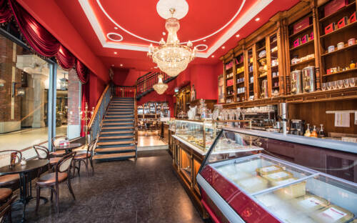Überzeugt durch ein besonderes Ambiente und Interieur: das Roncalli Grand Café in der Hamburger Innenstadt / ©Roncalli Grand Café