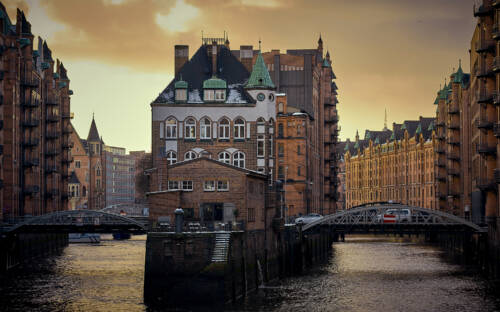 Das Wasserschloss liegt genau an der Stelle, wo sich in der Speicherstadt zwei Fleete vereinen / ©Marc Sill