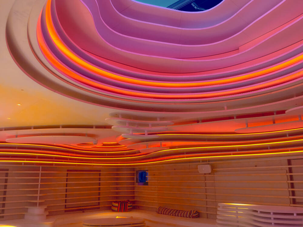 Die Einrichtung bleibt nicht der einzige Grund, der RooDrop Bar einen Besuch abzustatten / ©Marc Sill 