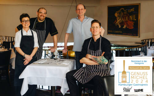 Die Inhaber Elisabeth Füngers und Steffen Hellmann (hinten r.) mit den Küchenchefs Patrick Hornaff (hinten l.) und Malte Scholl / © Julia Schumacher