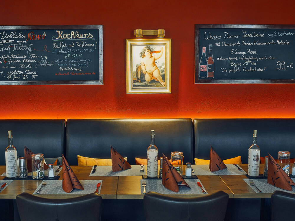 Hier lässt sich entspannt die Schulbank drücken: Restaurant Klassenzimmer / ©Marc Sill