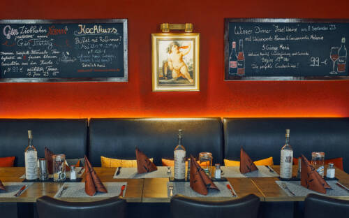 Hier lässt sich entspannt die Schulbank drücken: Restaurant Klassenzimmer / ©Marc Sill