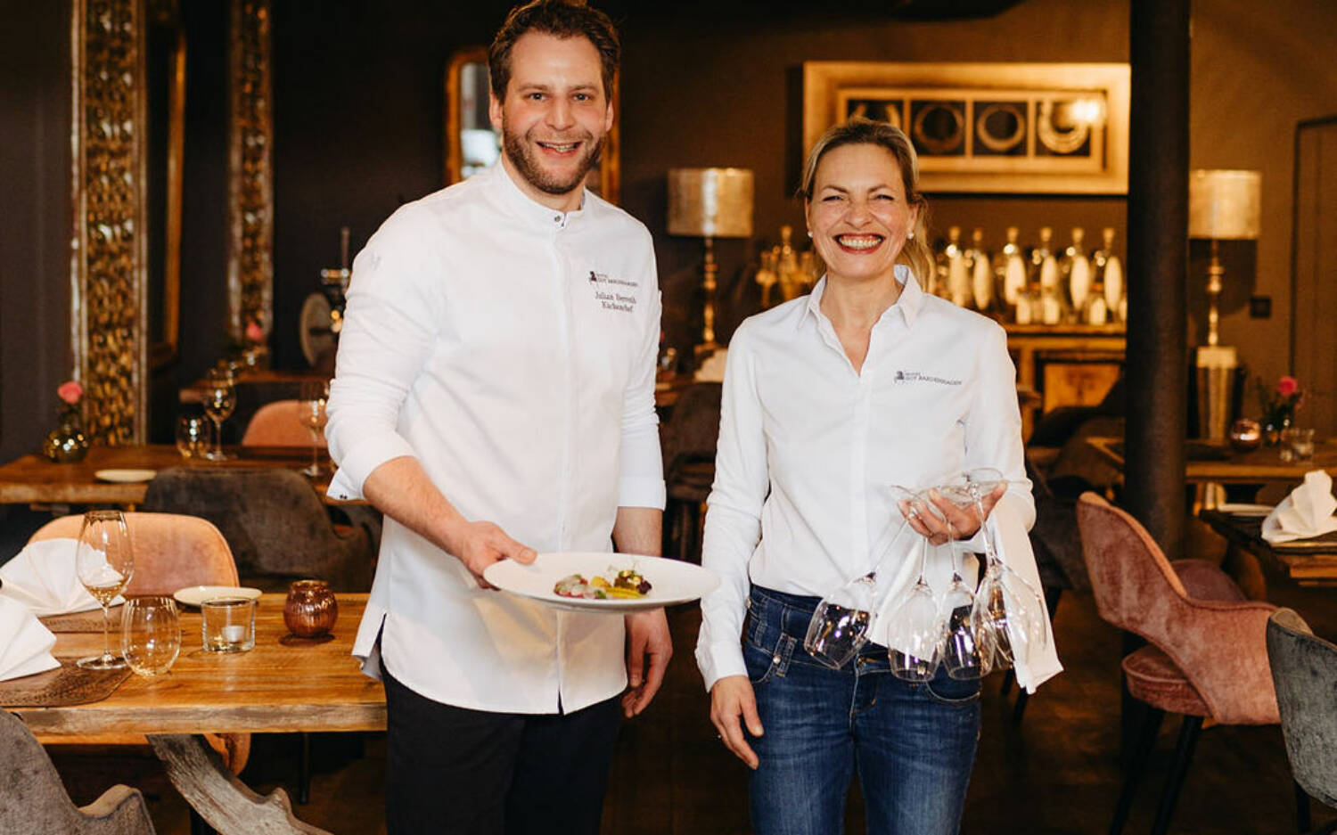 Küchenchef Julian Berroth und Food-Managerin Julia Mielke freuen sich über den Testsieg / ©Julia Schumacher