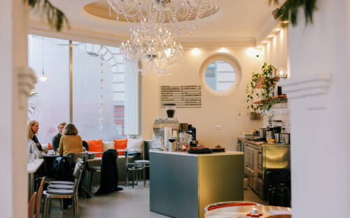Stylish-gemütliches Ambiente im Instinct Coffee / ©Svea Abraham