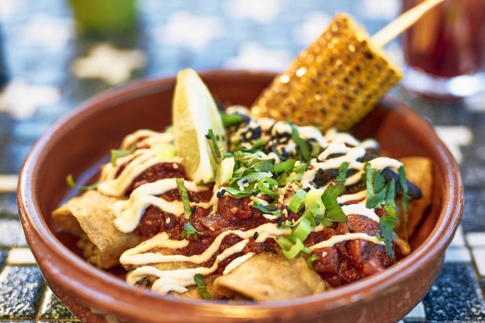 Von mexikanisch über indisch bis orientalisch – die Speisekarte von The Vegan Eagle überrascht monatlich aufs Neues / ©Marc Sill