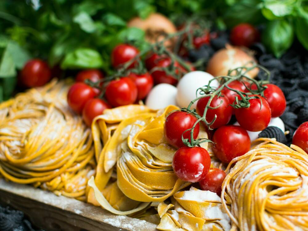Frische Pasta, Pizza und Salate im Farina di Nonna in St. Georg / ©Unsplash/ Jakub Kapusnak