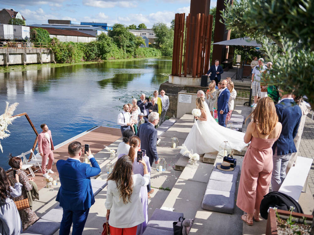 Nah am Wasser gebaut: Im Hansekai wird die Hochzeit perfekt / ©Hansekai