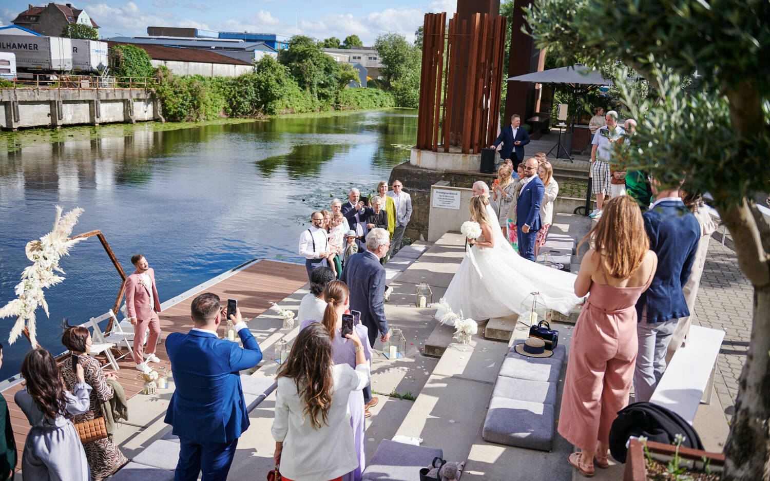 Nah am Wasser gebaut: Im Hansekai wird die Hochzeit perfekt / ©Hansekai
