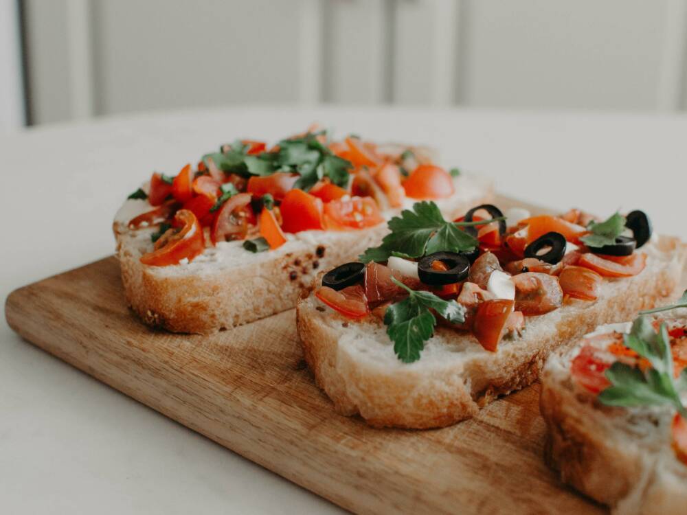 Ein perfekter Einstieg im Il Cortile: Geröstete Bruschetta / ©Unsplash/Margarita Zueva