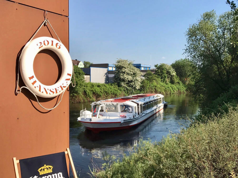 Das Restaurant Hansekai in Wilhelmsburg liegt idyllisch am Kanal / ©Hansekai