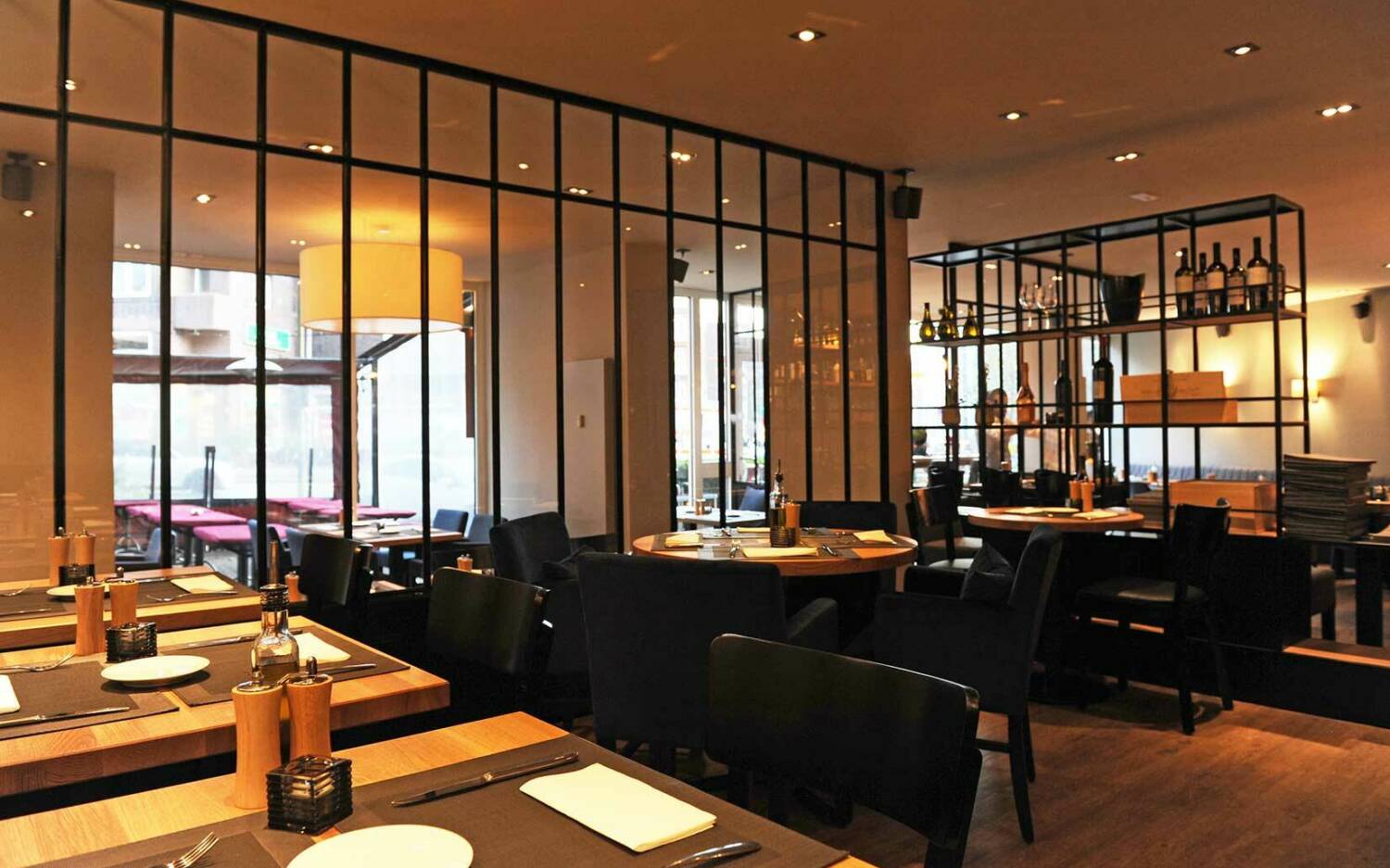Modernes Ambiente mit griechischem Flair: das Irodion in Winterhude / ©Irodion