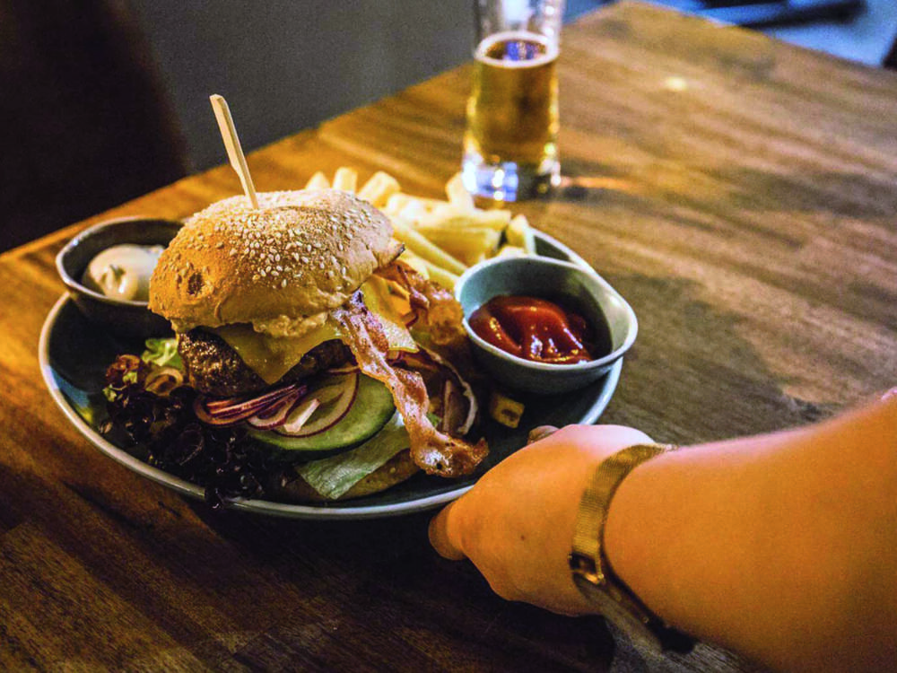 Hier kümmert man sich toll um seine Gäste: Frau Miller in Pinneberg / ©Marc Sill