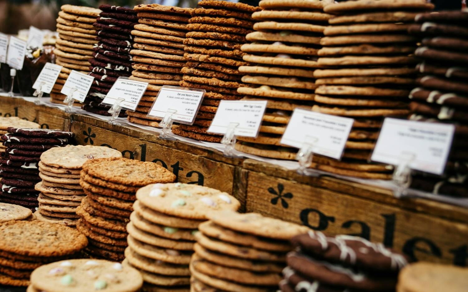 Hier gibt es alles was das Keks-Herz begehrt / ©Unsplash/Clem Onojeghuo