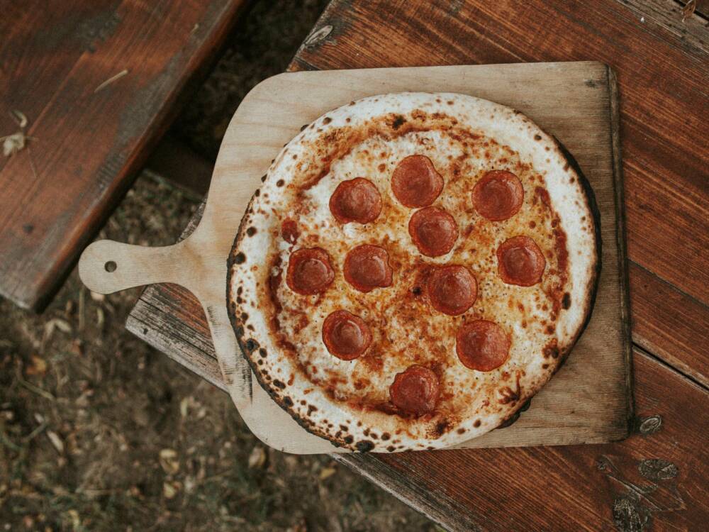 Dünner Teig und krosser Rand: Die Pizza bei Slim Jims hält, was sie verspricht / ©Unsplash/Mariusz Słoński